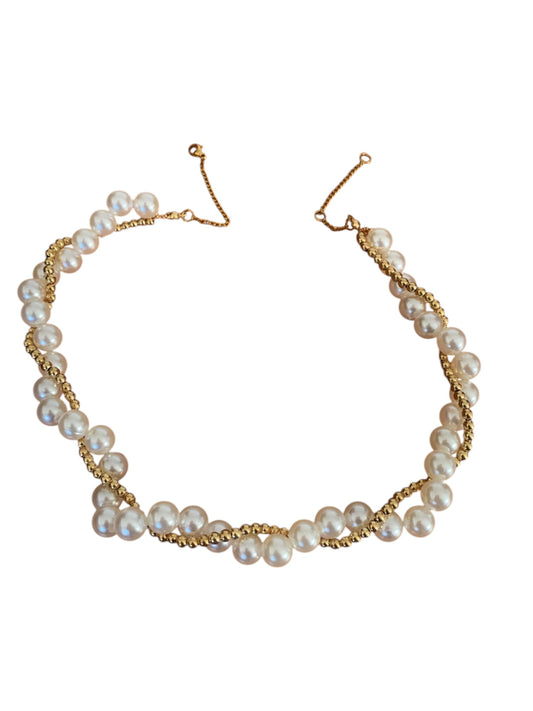 Collar de perlas blanca